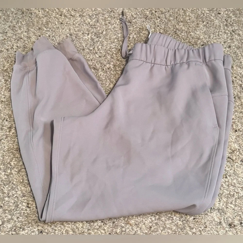 Lululemon Light Grey On the Fly Joggers